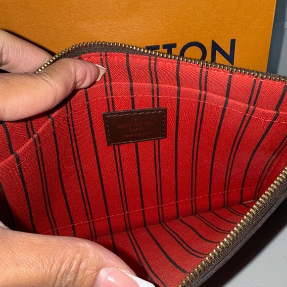 Louis Vuitton Damier Ebene Wristlet authentic - Picture 8 of 12